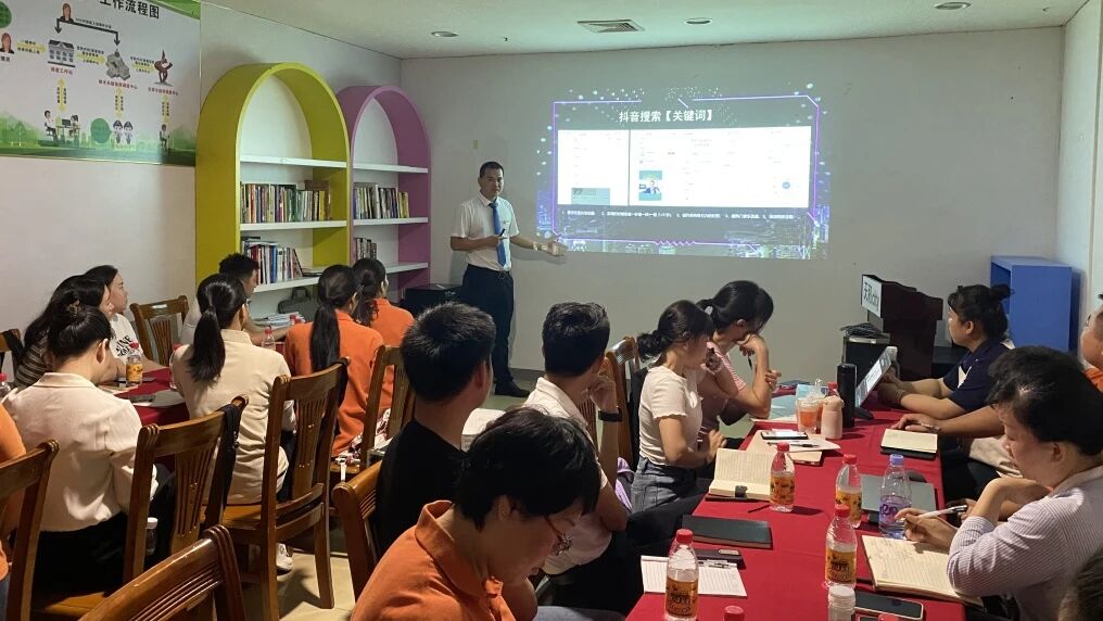 eaaff9f297860e0bcb3acdfc21fab460.jpg eaaff9f297860e0bcb3acdfc21fab460.jpg